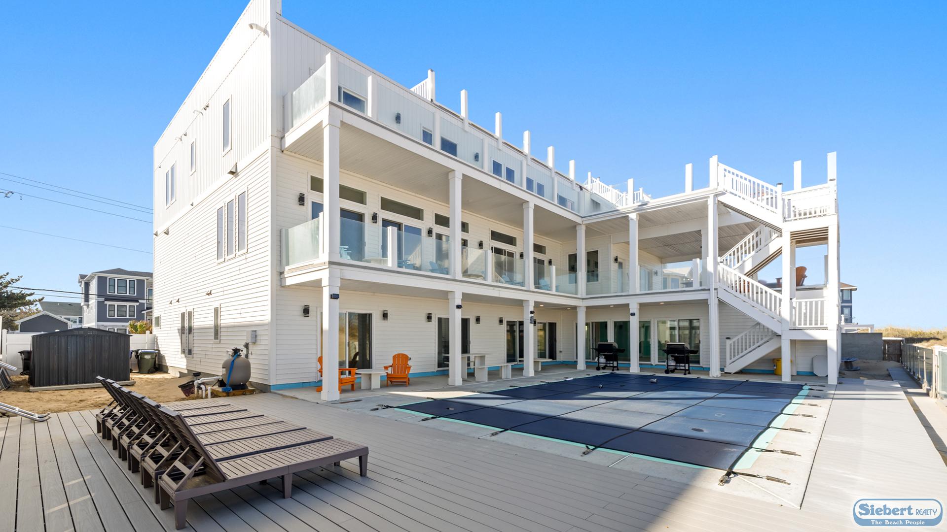 Atlantic Memories Exterior