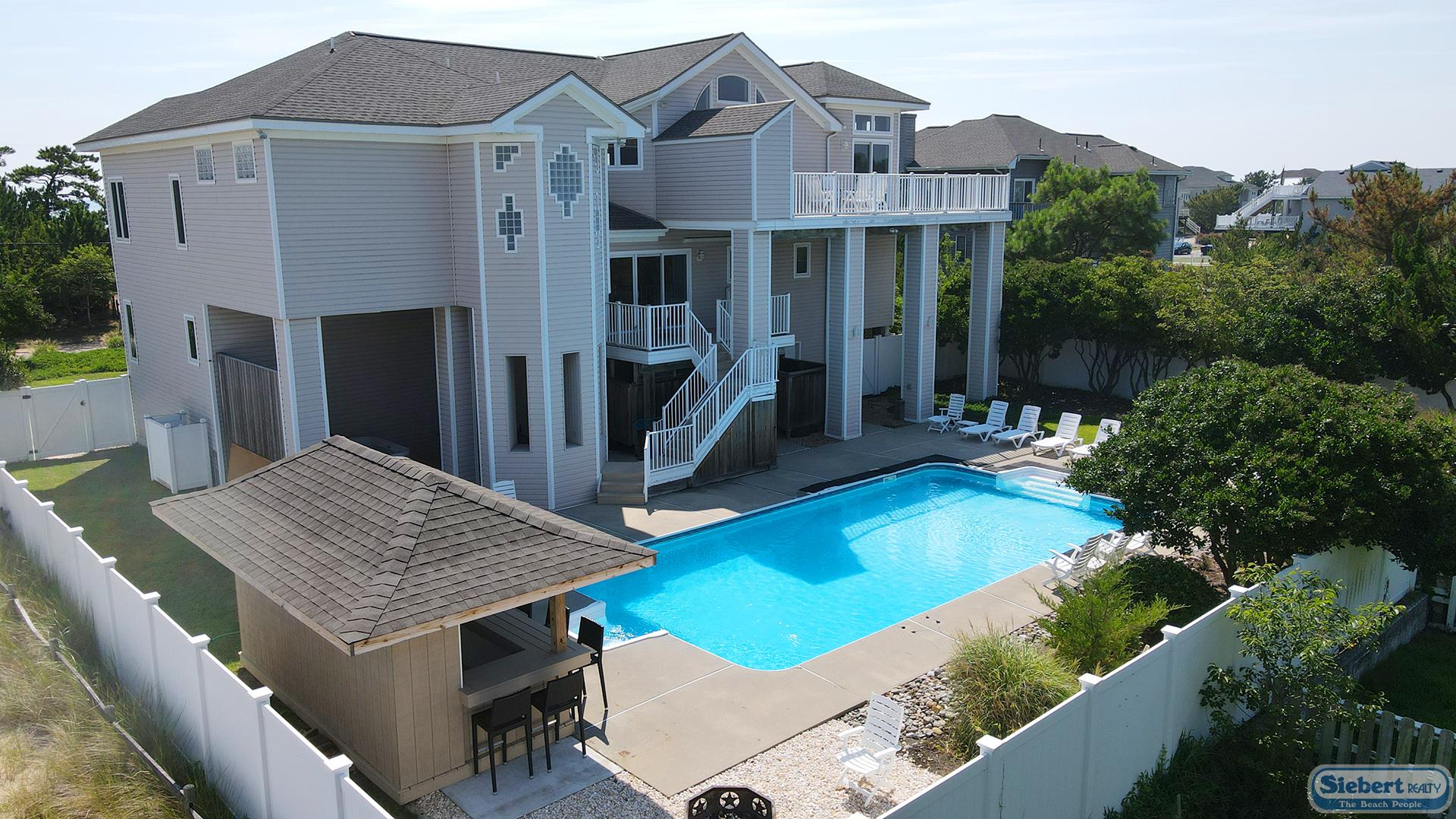 Tanlines Exterior