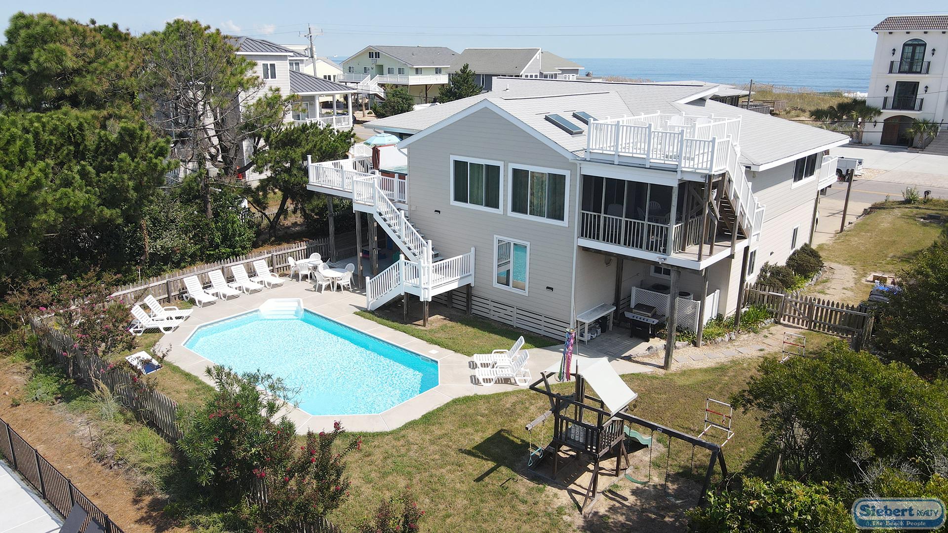 Pelican Party Exterior
