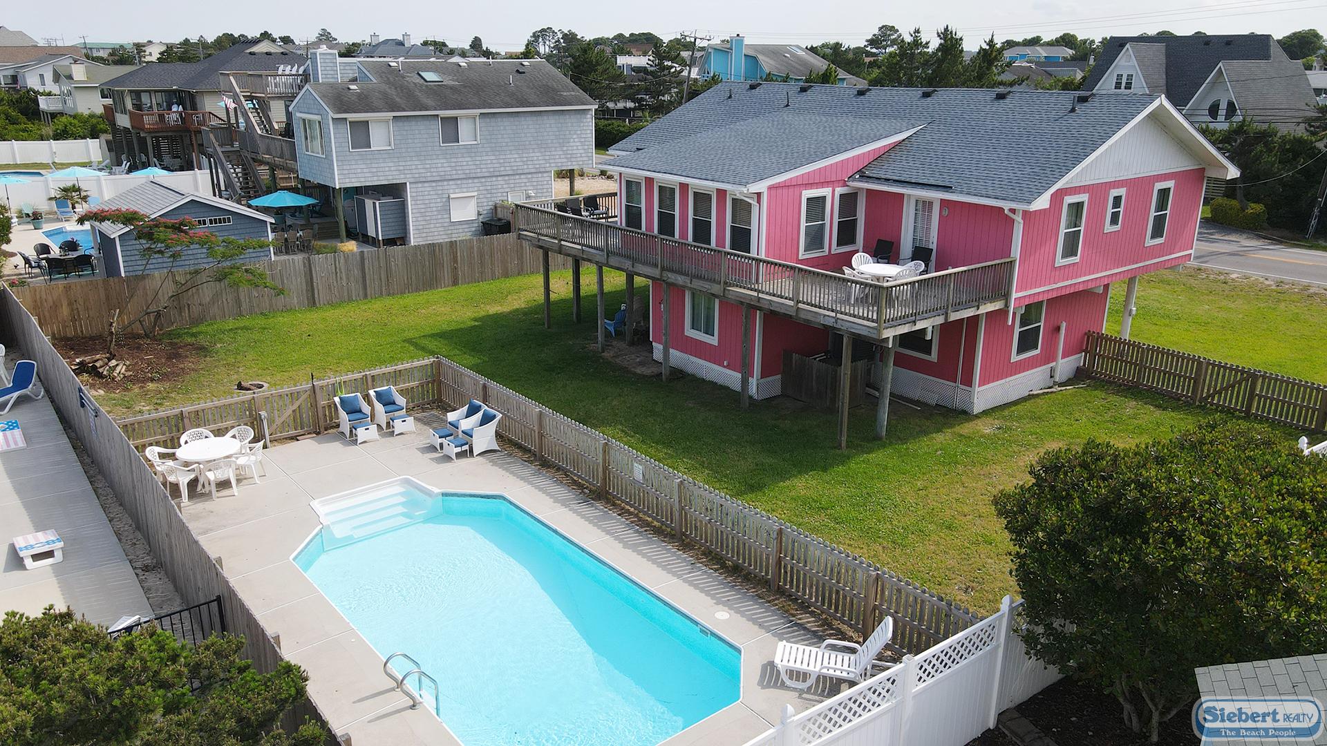 Sandy Paws Exterior