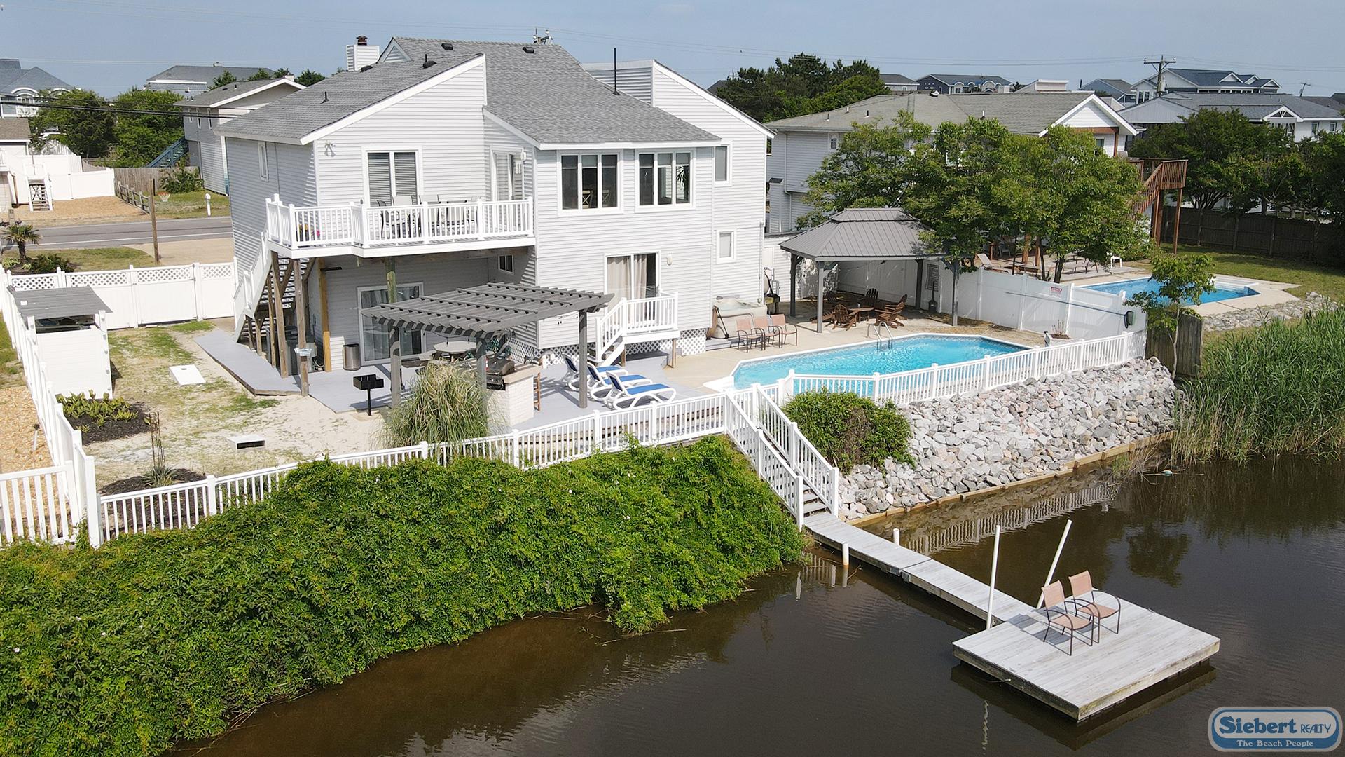 Ocean Paradise Exterior