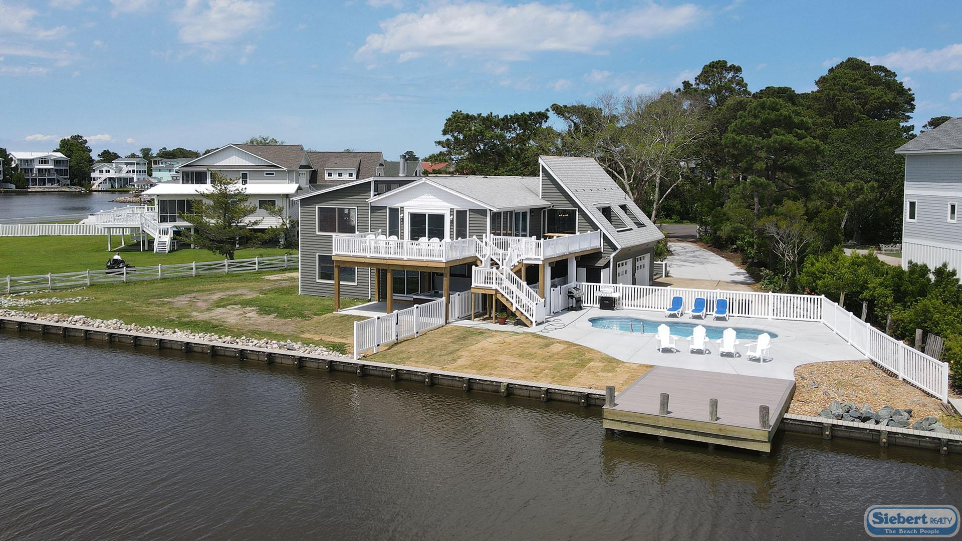 Grace on the Bay Exterior