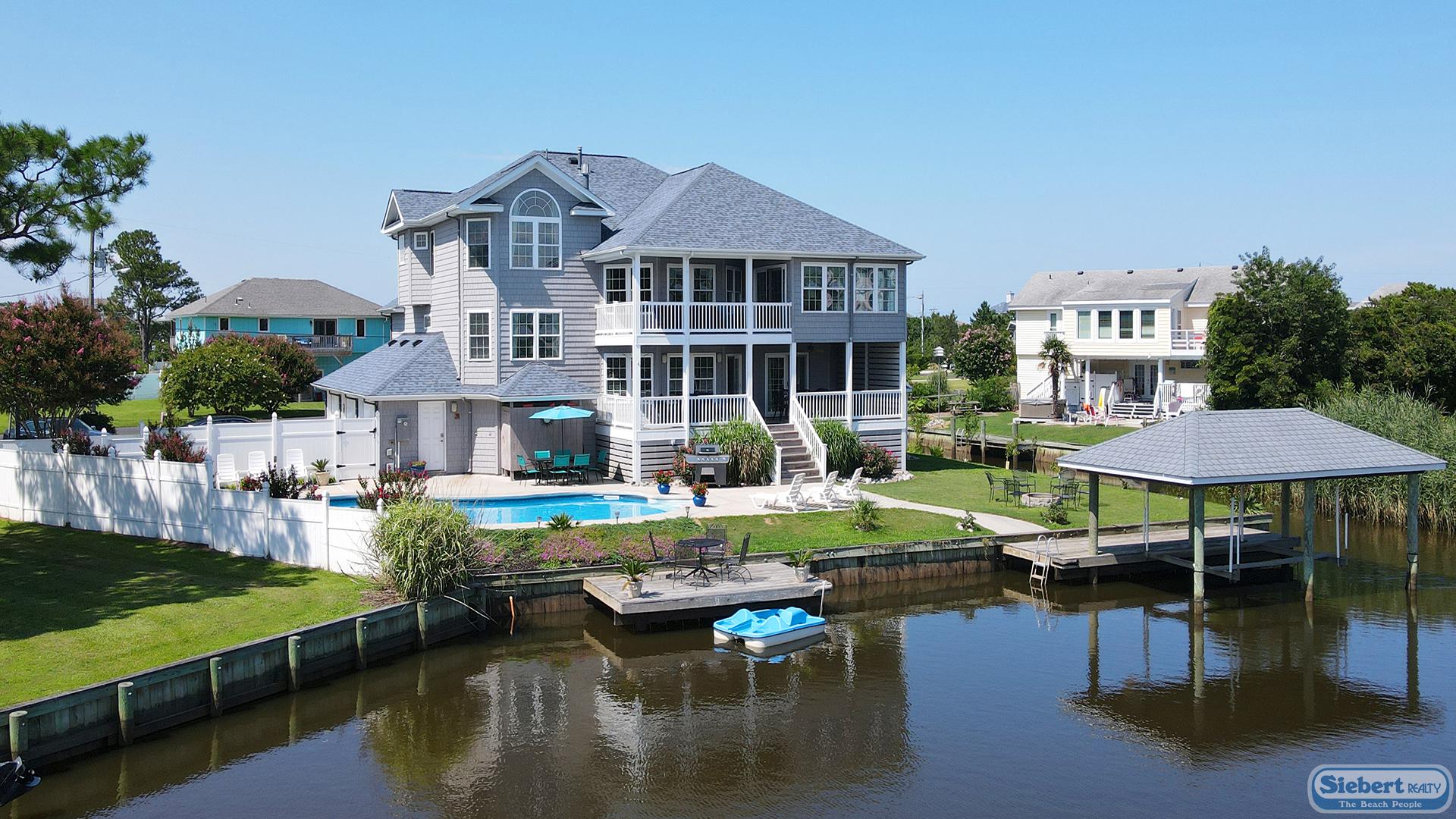 Captains Watch Exterior
