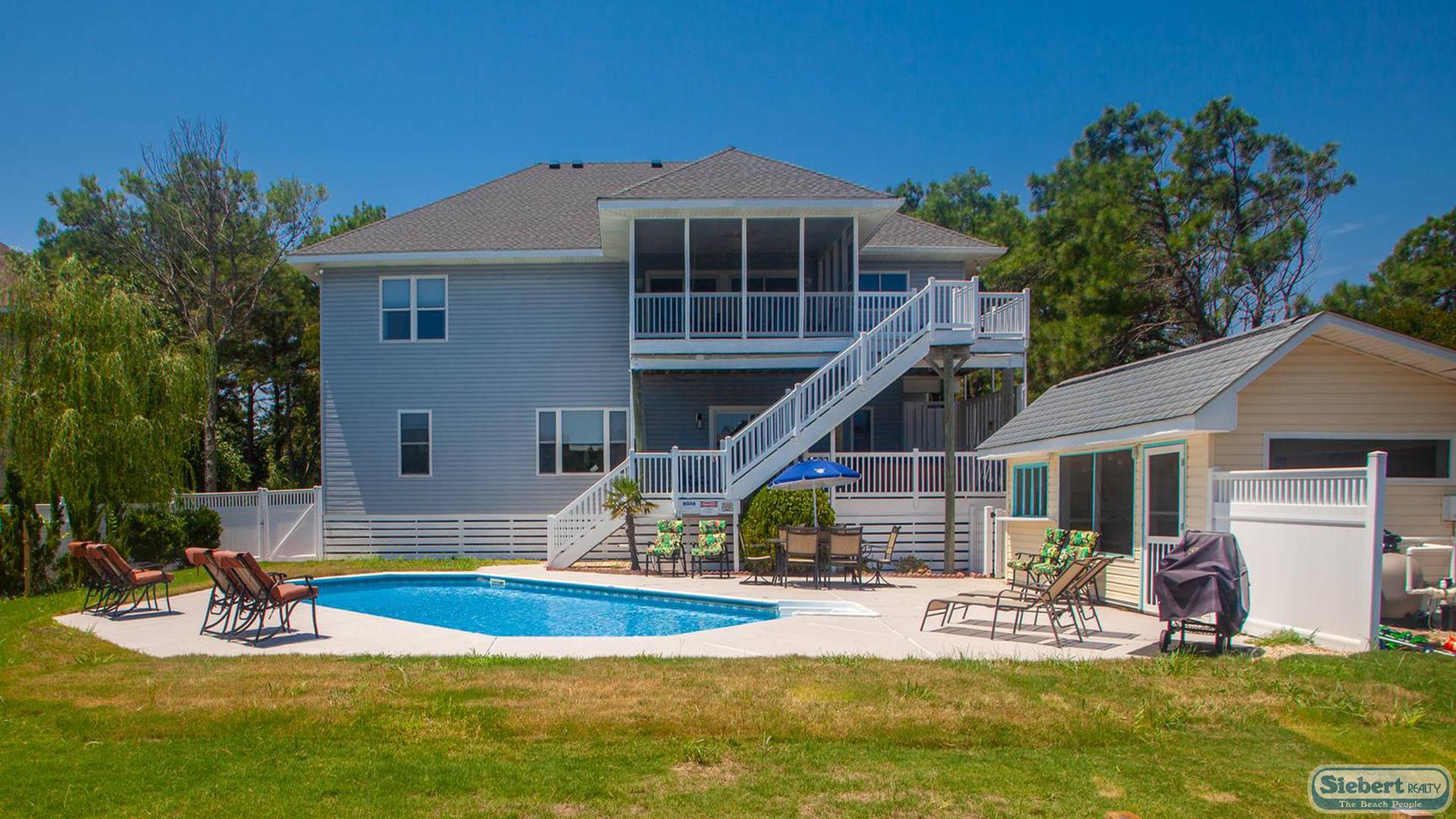 The Tip-sea Parrot Exterior